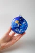 Новогоднее Украшение Новогодний Синий шар с Петриковской росписью с ангелом UAMAZE 10см - изображение 5