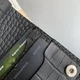 Кожаный унисекс кошелек Compact+ Черый с тиснением рептилия - изображение 4