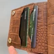 Кожаный унисекс кошелек Compact+ Светло-коричневый с тиснением рептилия - изображение 4