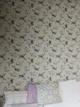 Обои виниловые на флизелине Petite Fleur 4 Rasch Textil 288994 0.53х10 цветы розы на сером фоне с белыми точками - изображение 1