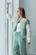 Жіноча куртка-бомбер з екошкіри на блискавці прямого крою Seventeen L-XL Зелений (2000000176123) - зображення 2