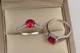 Кольцо Xuping Jewelry с красным камнем на ножке из двух дорожек с камешками р 20 серебристое - изображение 2