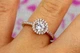 Кольцо Xuping Jewelry тонкое камень в кругу мелких камней по бокам камни р 20 золотистое - изображение 3