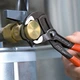 Высокотехнологичные сантехнические клещи Cobra KNIPEX 87 02 250 - изображение 3