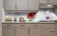 Кухонный фартук на стену Гибискус и Фарфор (наклейка для кухни ПВХ пленка скинали) цветы Абстракция Серый 60х200 см - изображение 4