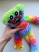 Мягкая игрушка Хаги Ваги и Киси Миси Різнокольоровий 45 см Huggy Wuggy Радужный (ICL44) - изображение 2
