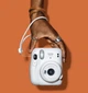 Подарочный набор Holiday Gift Set фотокамера моментальной печати Fujifilm Instax Mini 11 Ice White белая с фотобумагой 20 GLOSSY (2 картриджа = 20 фотографий) и альбомом на 108 снимков - изображение 8