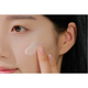 Крем SKIN1004 Madagascar Centella Tone Brightening Tone-up Sunscreen солнцезащитный для выравнивания тона кожи, 50 мл - изображение 3