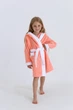Махровый детский халат IDEAL TEXTILE с капюшоном, 380 г/м2 персиковый+белый на 5 лет (116 – 122 см) - изображение 1