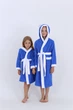 Махровый банный детский халат IDEAL TEXTILE для мальчика с капюшоном, 380 г/м2 синий+белый на 5 лет 110 см - изображение 4