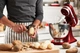 Кухонная машина KitchenAid Artisan 5KSM185PSECA с откидным блоком карамельное яблоко - изображение 16