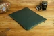 Кожаный чехол для MacBook на молнии с войлоком Дизайн №41, натуральная кожа Grand, цвет Зеленый - изображение 1