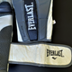 Боксерские перчатки кожаные EVERLAST Для тренировок На липучке Белый-серый 10 унций (MA-6759) Б/У - изображение 2