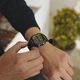 Чоловічий наручний годинник Casio AE-1300WH-1AVDF Надійний Чорний з жовтим - зображення 5