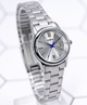 Жіночий класичний годинник Casio LTP-V002D-7B3 Сріблястий з синіми стрілками - зображення 1