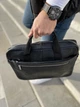 Сумка для ноутбука черная кожаная Line 16'' - изображение 2
