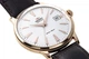 Мужские надежные часы Orient FAC00002W0 Белые с золотистым/коричневым - изображение 5