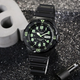 Мужские легкие наручные часы Casio MRW-200H-3B - изображение 2