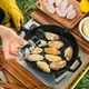 Сковорода антипригарна чавунна Naturehike NH20CJ018 25 см - зображення 6
