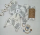 Набор для новорожденного: пеленка, подушка и игрушки a.l.babybox Перышки Серый - изображение 1
