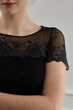 Женская футболка с кружевом Janira 45104 black 44(M) Черный - изображение 3