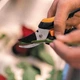 Секатор для цветов Fiskars Solid SP14 1051601 - изображение 5