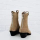 Козаки жіночі короткі з натуральної замші бежеві Woman's heel 40 (О-943) - зображення 3