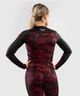 Женский рашгард Venum Defender Rashguard Long Sleeves Black Red (VENUM-03827-100-XS) - изображение 2