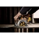 Дискова пилка DeWALT 12В XR Li-lon безщіткова, диск 140х20 мм, 2x5Ah, кейс TSTAK (DCS512P2) - зображення 4