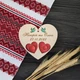 Свадебная подставка из дерева для обручальных колец с именами и датой под заказ (ПК0013) - изображение 1