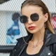 Сонцезахисні окуляри No Brand восьмигранні з ланцюжком Retro чорні із золотом - зображення 3
