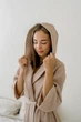 Подарочный набор от COSY Халат вафельный с капюшоном 2XL и с полотенцем (беж) в коробке (P-202+Cb311/2XL) - изображение 4