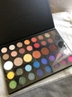Палетка теней Morphe X The James Charles Eyeshadow Palette 39 цветов - изображение 9