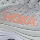 Buty do biegania damskie HOKA ONE ONE Bondi 8 1127952-HMLR 38 (6.5US) 23.5 cm Szare (195719637934) - obraz 5