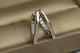 Серьги Xuping Jewelry стрелки с камнями сзади 2 см серебристые - изображение 3