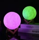 Нічник Місяць 15 см 3D Magic Moon Light Touch Control Білий настільний сенсорний світильник для дітей та дорослих з USB-зарядкою 16 кольорів свічення - зображення 3