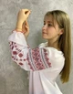 Украинская шифоновая женская вышиванка белая с красной вышивкой "Мелания" 8484-44 (М) - изображение 4