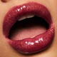 Блиск для губ Avon Ultra Colour Lip Gloss Forbidden fig (Недосяжний фрукт) 7 мл - изображение 2