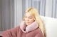 Ортопедическая дорожная подушка-бублик под шею Travel Pillow от Correct Shape, чехол велюр, цвет Розовый, 28х27,5х14 см - изображение 3