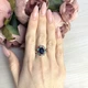 Серебряное кольцо с натуральным сапфиром 5.58ct, изумрудом, рубином, вес изделия 4,32 гр (2065180) - изображение 3