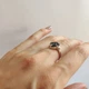 Серебряное кольцо с натуральным сапфиром 1.31ct, фианитами, вес изделия 3,5 гр (2120049) - изображение 3