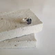 Серебряное кольцо с натуральным сапфиром 1.31ct, фианитами, вес изделия 3,5 гр (2120049) - изображение 4