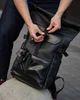 Стильный и практичный рюкзак роллтоп для ноутбука Rolltop для путешествий черного цвета из экокожи - изображение 4