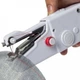 Ручная портативная швейная машинка Handy Stitch на батарейках (MR 22234) - зображення 5