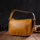 Жіноча шкіряна сумка крос-боді Vintage 20х14,5х8,5 см жовта через плече 60673 - зображення 10