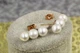 Сережки гвоздики Xuping Jewelry три перлини 2.2 см золотисті - зображення 2