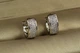 Сережки кільця Xuping Jewelry широкі з камінцями з боків бортики 1.3 см сріблясті - зображення 1