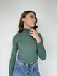 Жіноча водолазка Accorddream гольфик холодно-зелений рубчик One Size 42-46 - зображення 1
