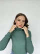 Жіноча водолазка Accorddream гольфик холодно-зелений рубчик One Size 42-46 - зображення 2