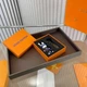 Блакитний брелок (ключниця) LV з коробкою та оригінальним надписом "Louis Vuitton" (338438) - зображення 5